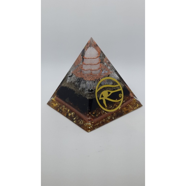Pyramide Orgonite Œil d'Orus noir1