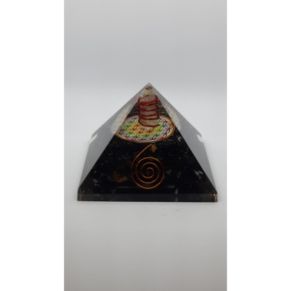 Pyramide Orgonite cristal noir